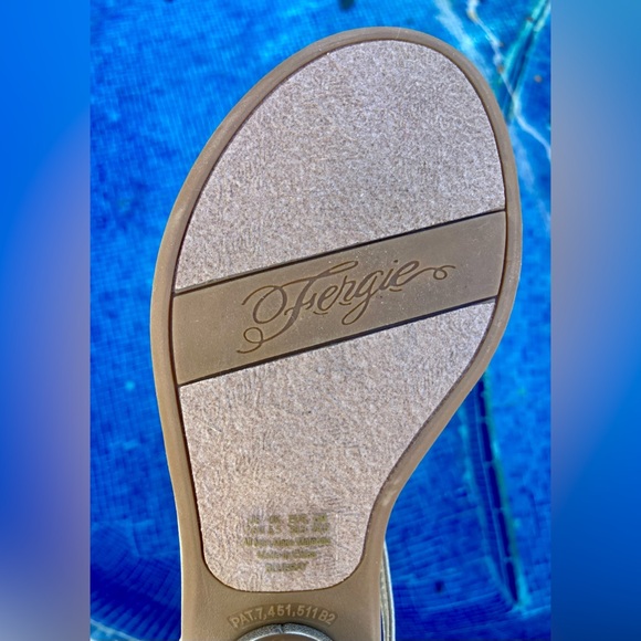 RHINESTONE T-STRAP SANDALS โ METALLIC FLAT SANDALS GOLD RHINESTONES โ SIZE 7.5 - Picture 11 of 17